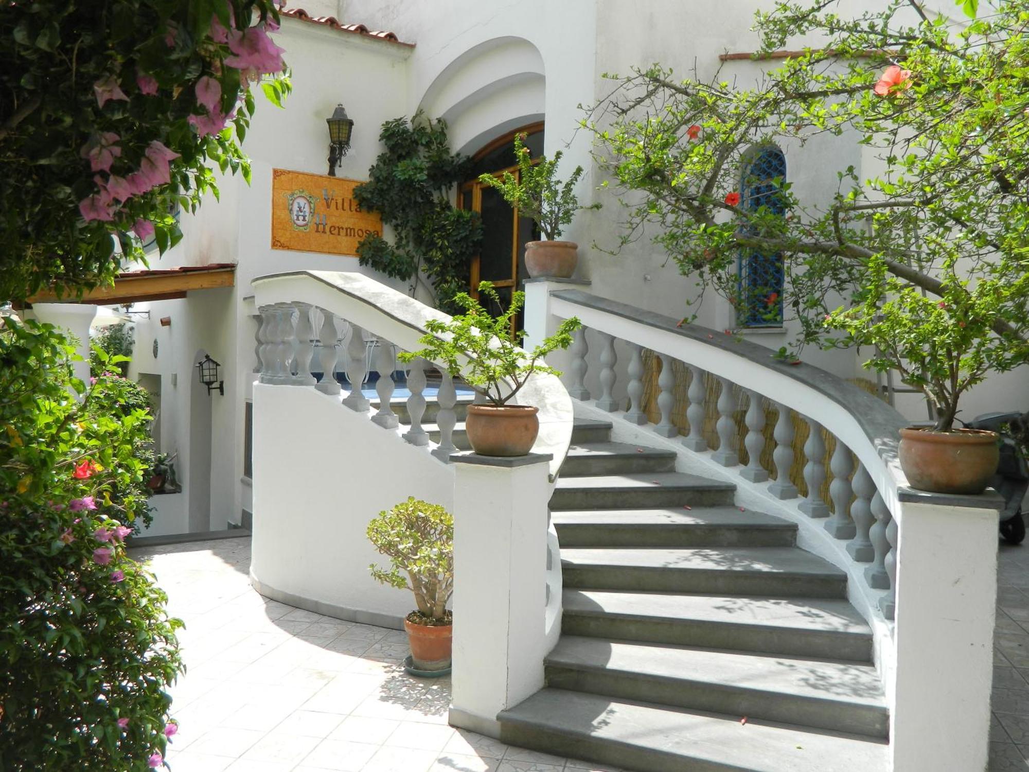 Hermosa Ischia